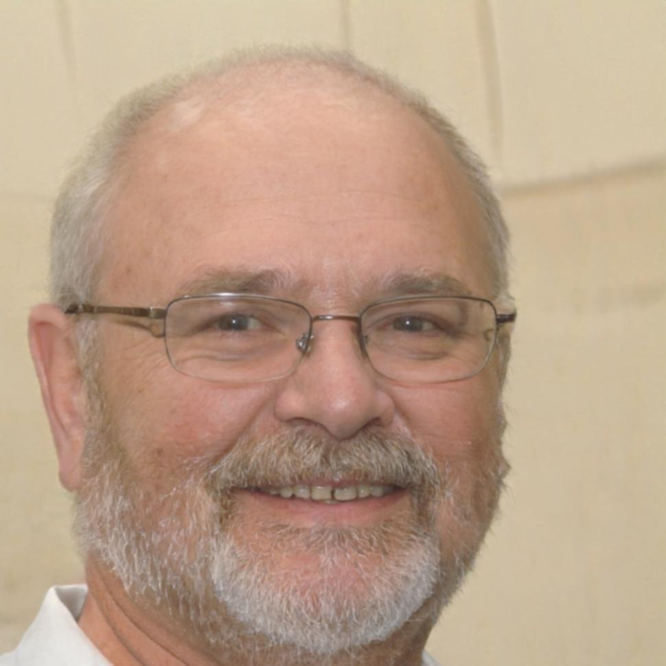 Retrato profesional de Ismael Torres, especialista en valoración empresarial